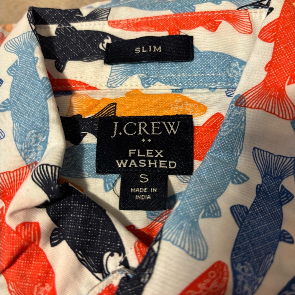 J.Crew Men Size Small Slim Fit Fish All Over Graphic Print Button Shirt NWOT - Picture 3 of 5